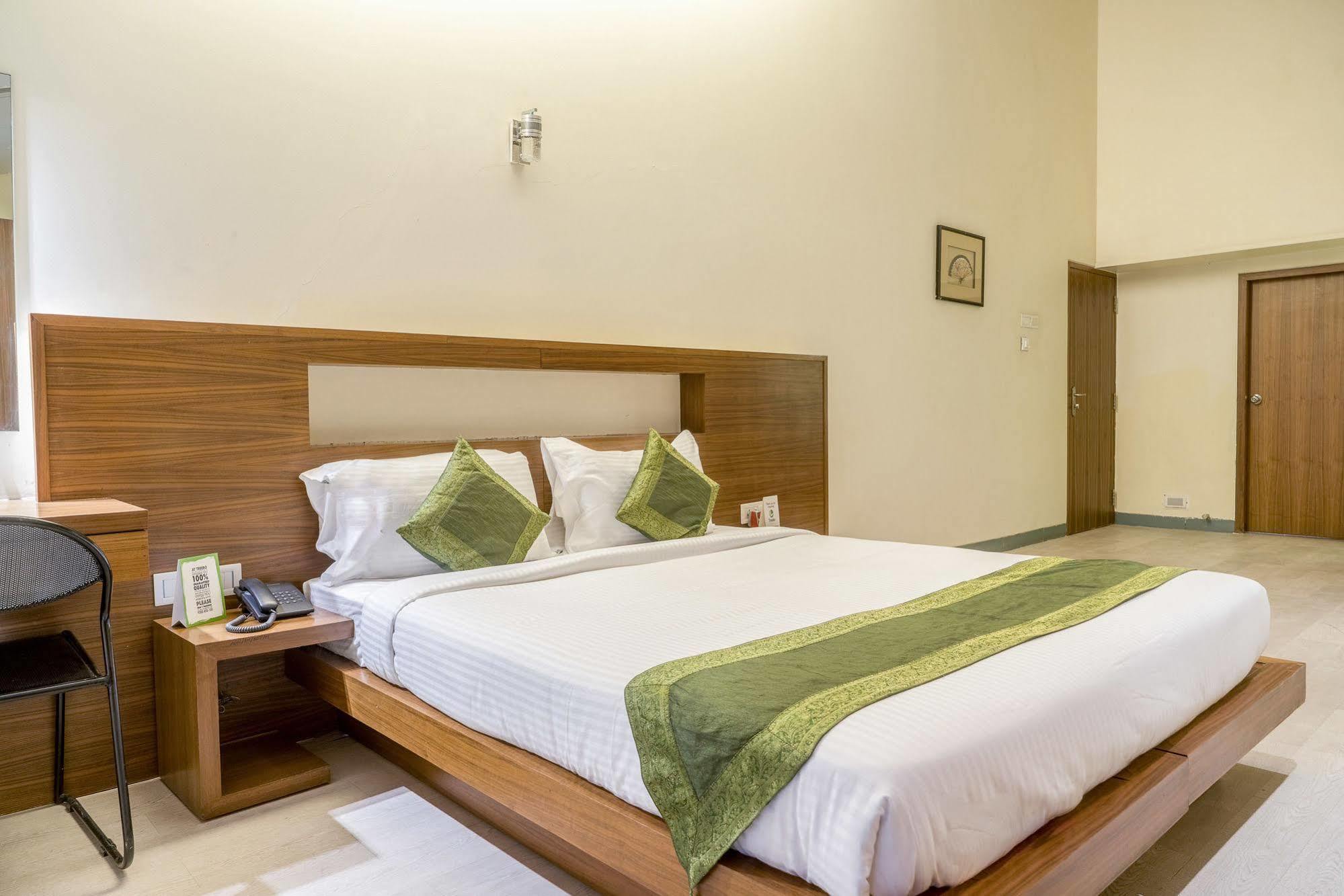 Mint Koregaon Park Next To Osho Ashram Pune Exterior foto